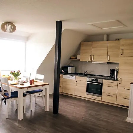 Holiday home Gaensebluemchen