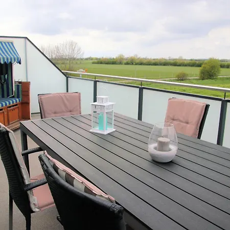 Holiday home Gaensebluemchen *